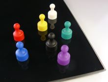 Super silná magnetická figurka výška 2 cm červená (1)