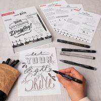 UNI PIN sada Lettering - dárkový box, 8 linerů + SHALAKU mikrotužka, mix barev (1)
